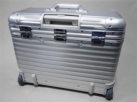 Rimowa Topaz Pilot trolley 36l Aluminium 2 wheels .